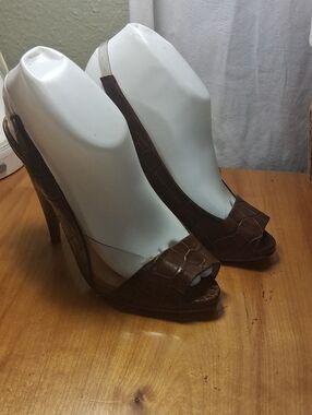 Guillaume Hinfray Brown Croc-Embossed Peep-Toe High Heels Size 39